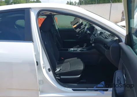 2024 Nissan Sentra Sv Xtronic Cvt z USA, uszkodzony, nr VIN 3N1AB8CV5RY321610